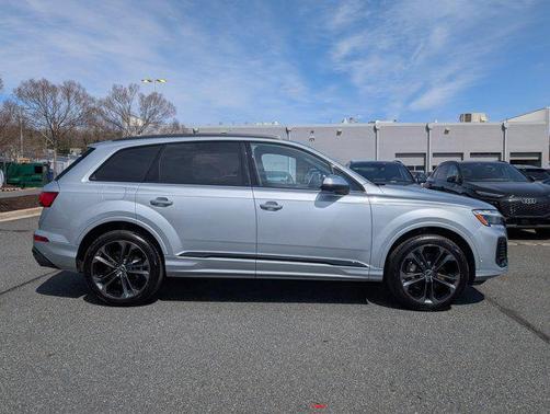 2025 Audi Q7 55 Premium Plus