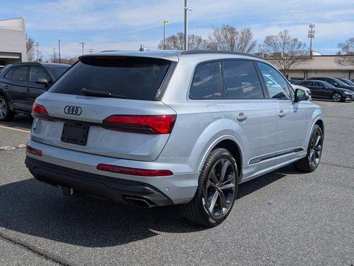 2025 Audi Q7 55 Premium Plus