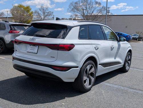 2025 Audi Q6 e-tron Premium Plus quattro
