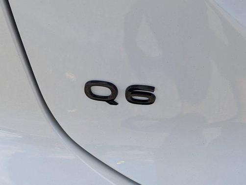 2025 Audi Q6 e-tron Premium Plus quattro