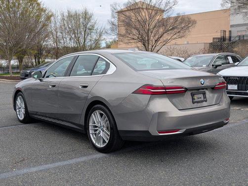 2024 BMW 530 i xDrive