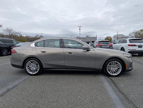 2024 BMW 530 i xDrive
