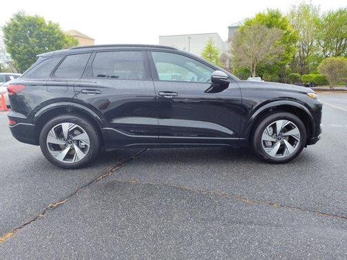 2025 Audi Q6 e-tron Premium Plus quattro