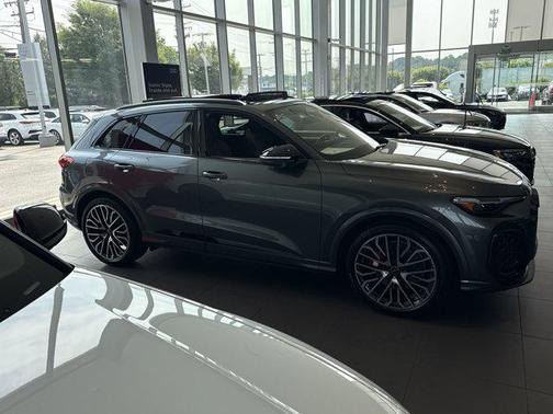 2025 Audi SQ5 3.0T Premium Plus