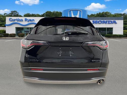 Crystal Black Pearl 2027 Honda HR-V Sport