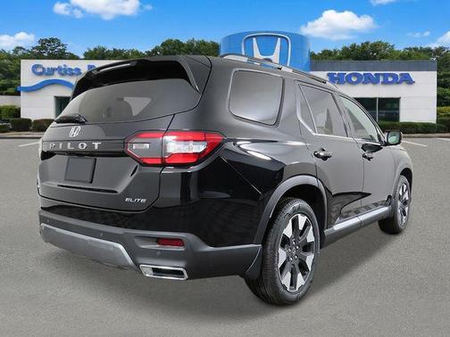 Crystal Black Pearl 2026 Honda Pilot Elite