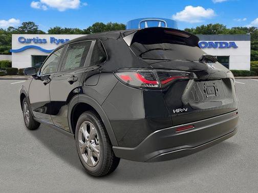 Crystal Black Pearl 2027 Honda HR-V LX