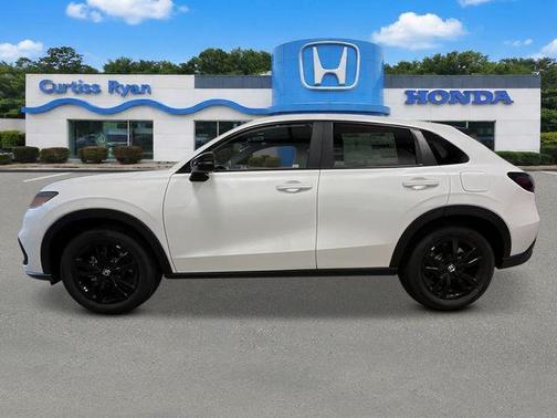Platinum White Pearl 2027 Honda HR-V Sport