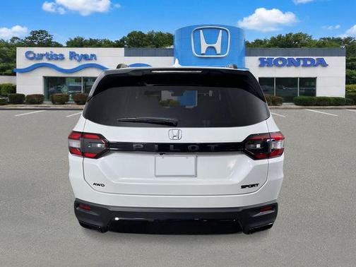 Platinum White Pearl 2026 Honda Pilot Sport
