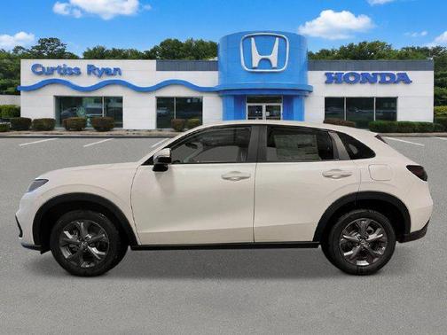 Platinum White Pearl 2027 Honda HR-V LX