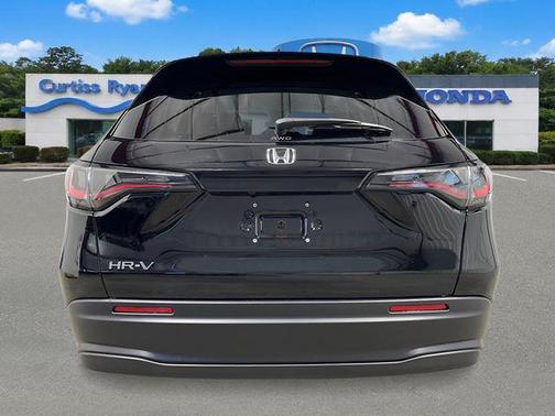 Crystal Black Pearl 2027 Honda HR-V LX