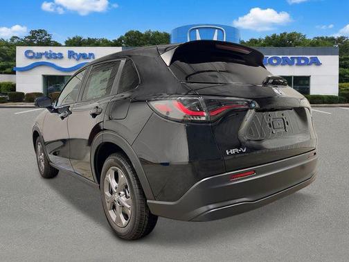 Crystal Black Pearl 2027 Honda HR-V LX
