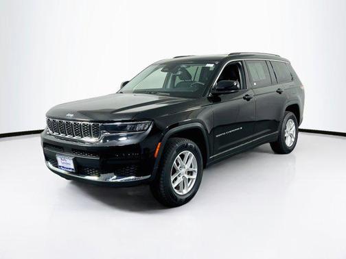Diamond Black Crystal Pearlcoat 2023 Jeep Grand Cherokee L Laredo