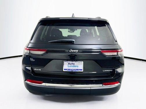 Diamond Black Crystal Pearlcoat 2023 Jeep Grand Cherokee Laredo