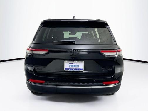 Diamond Black Crystal Pearlcoat 2023 Jeep Grand Cherokee Limited
