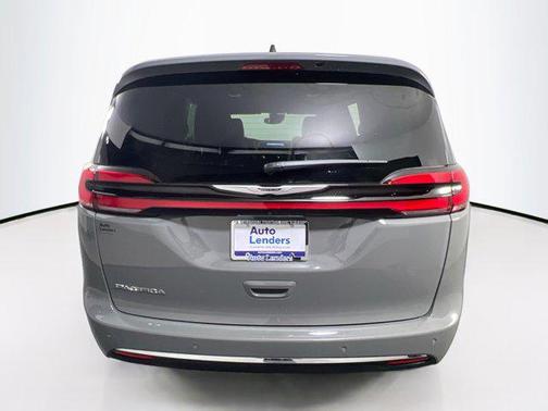 2025 Chrysler Pacifica L
