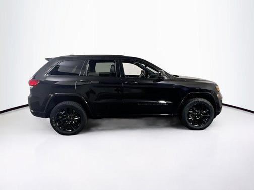 2022 Jeep Grand Cherokee Laredo