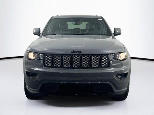 2022 Jeep Grand Cherokee Laredo