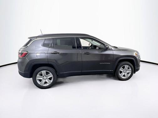 Granite Crystal Metallic Clearcoat 2022 Jeep Compass Latitude