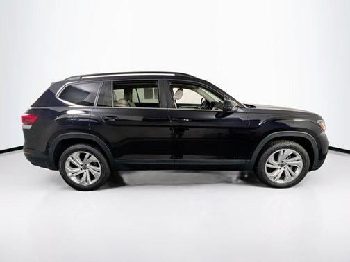 2022 Volkswagen Atlas 2.0T SE w/Technology 4MOTION