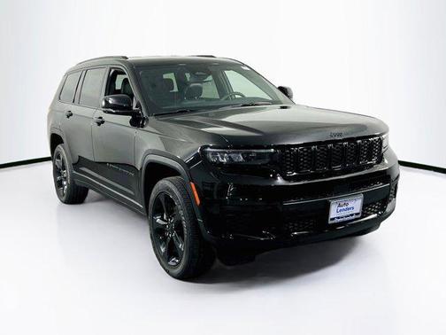 Diamond Black Crystal Pearlcoat 2023 Jeep Grand Cherokee L Altitude