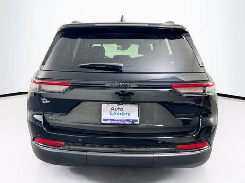 2022 Jeep Grand Cherokee Altitude