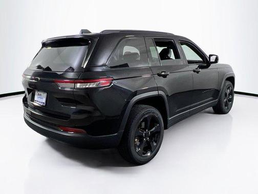2022 Jeep Grand Cherokee Altitude