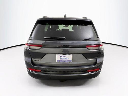 Baltic Gray Metallic Clearcoat 2023 Jeep Grand Cherokee Altitude