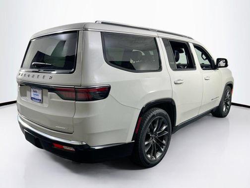 2022 Jeep Wagoneer Series III 4x4