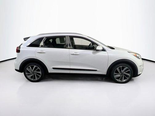Snow White Pearl 2019 Kia Niro Touring