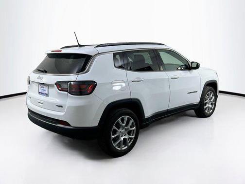 2022 Jeep Compass Latitude Lux