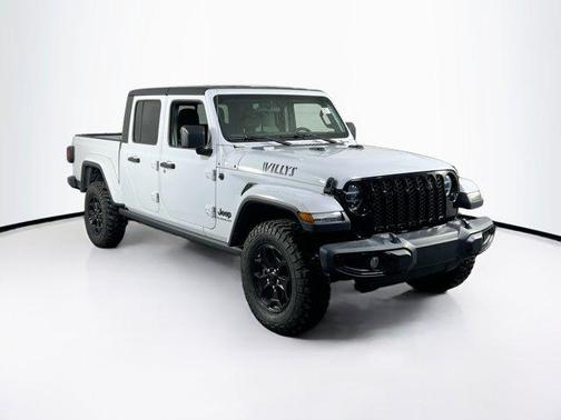 Bright White Clearcoat 2022 Jeep Gladiator Willys 4x4