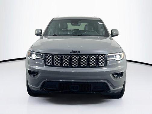 2022 Jeep Grand Cherokee Laredo