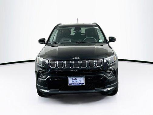 Diamond Black Crystal Pearlcoat 2022 Jeep Compass Latitude
