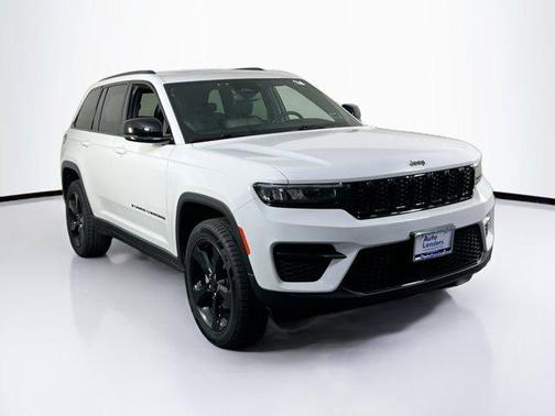 Bright White Clearcoat 2023 Jeep Grand Cherokee Altitude