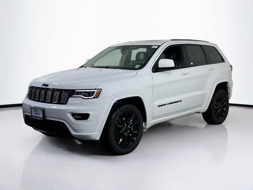 2022 Jeep Grand Cherokee Laredo