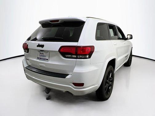 2022 Jeep Grand Cherokee Laredo