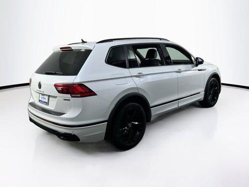 2023 Volkswagen Tiguan 2.0T SE R-Line Black 4MOTION