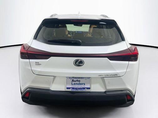 Eminent White Pearl 2023 Lexus UX 250h Base