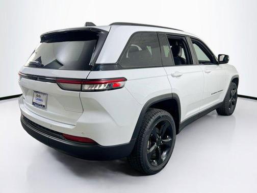 2022 Jeep Grand Cherokee Altitude