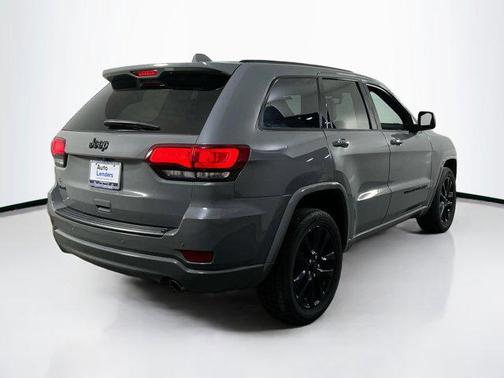 2022 Jeep Grand Cherokee Laredo