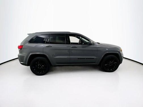 2022 Jeep Grand Cherokee Laredo
