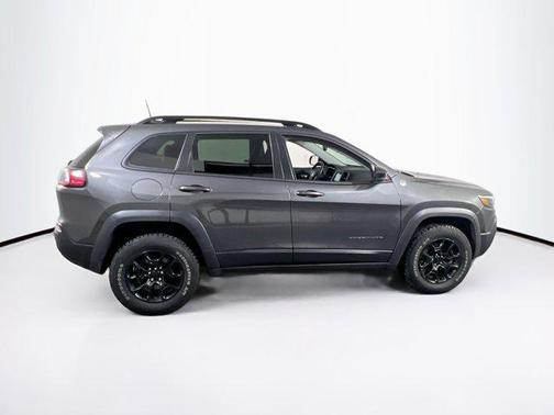 Granite Crystal Metallic Clearcoat 2022 Jeep Cherokee Trailhawk