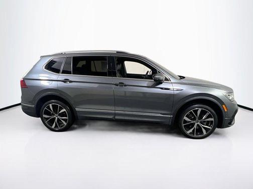 2022 Volkswagen Tiguan 2.0T SEL R-Line 4MOTION