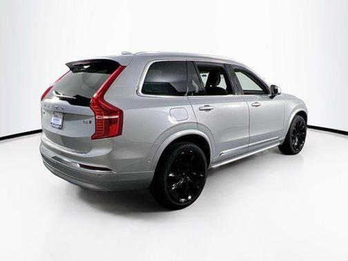 2023 Volvo XC90 B6 Plus 6-Seater