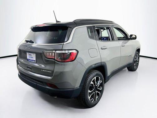 Sting-Gray Clearcoat 2022 Jeep Compass Limited