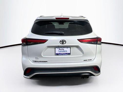 2022 Toyota Highlander XSE