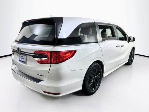 Platinum White Pearl 2023 Honda Odyssey Touring