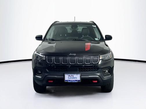 Diamond Black Crystal Pearlcoat 2022 Jeep Compass Trailhawk