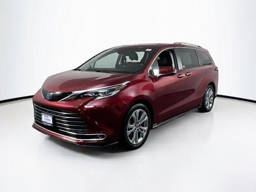 2022 Toyota Sienna Platinum 7 Passenger